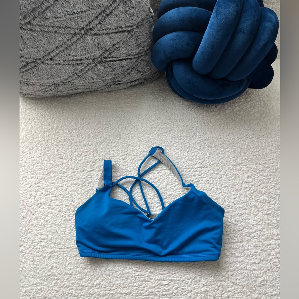 Blue lululemon sports bra